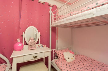 Nanu Pink Female Only Hostel Seoul