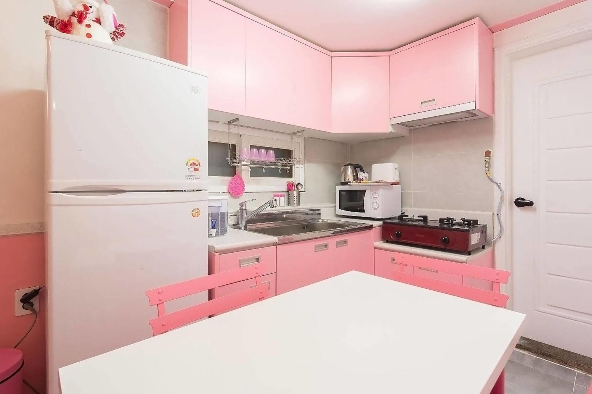 Hostel Nanu Pink Female Only *