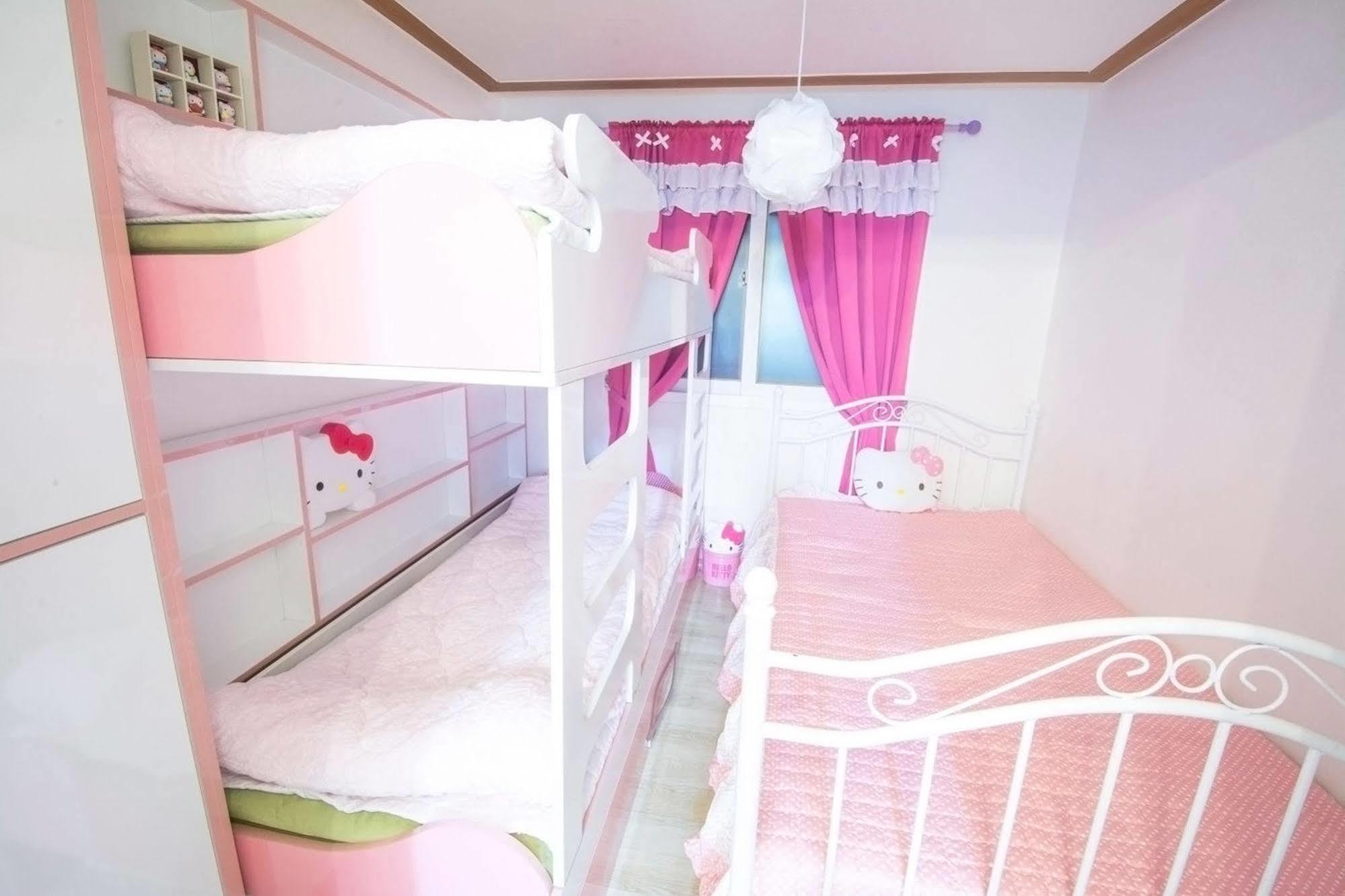Hostel Nanu Pink Female Only Seoul