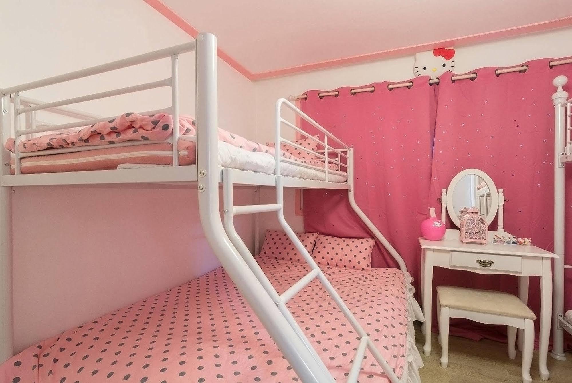 Nanu Pink Female Only Hostel *