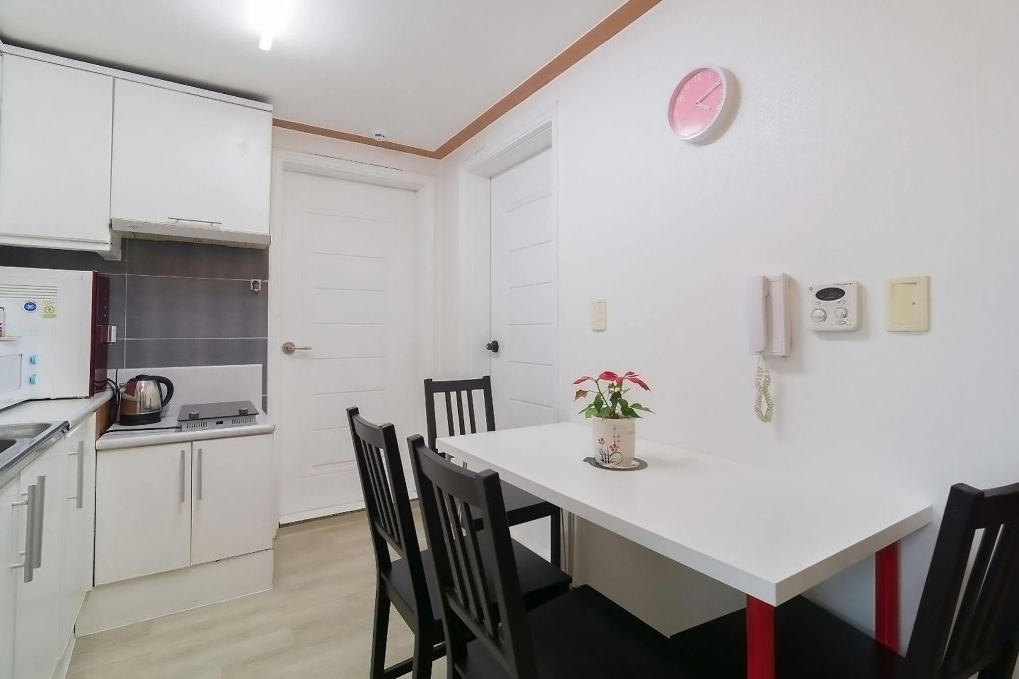 Hostel Nanu Pink Female Only *