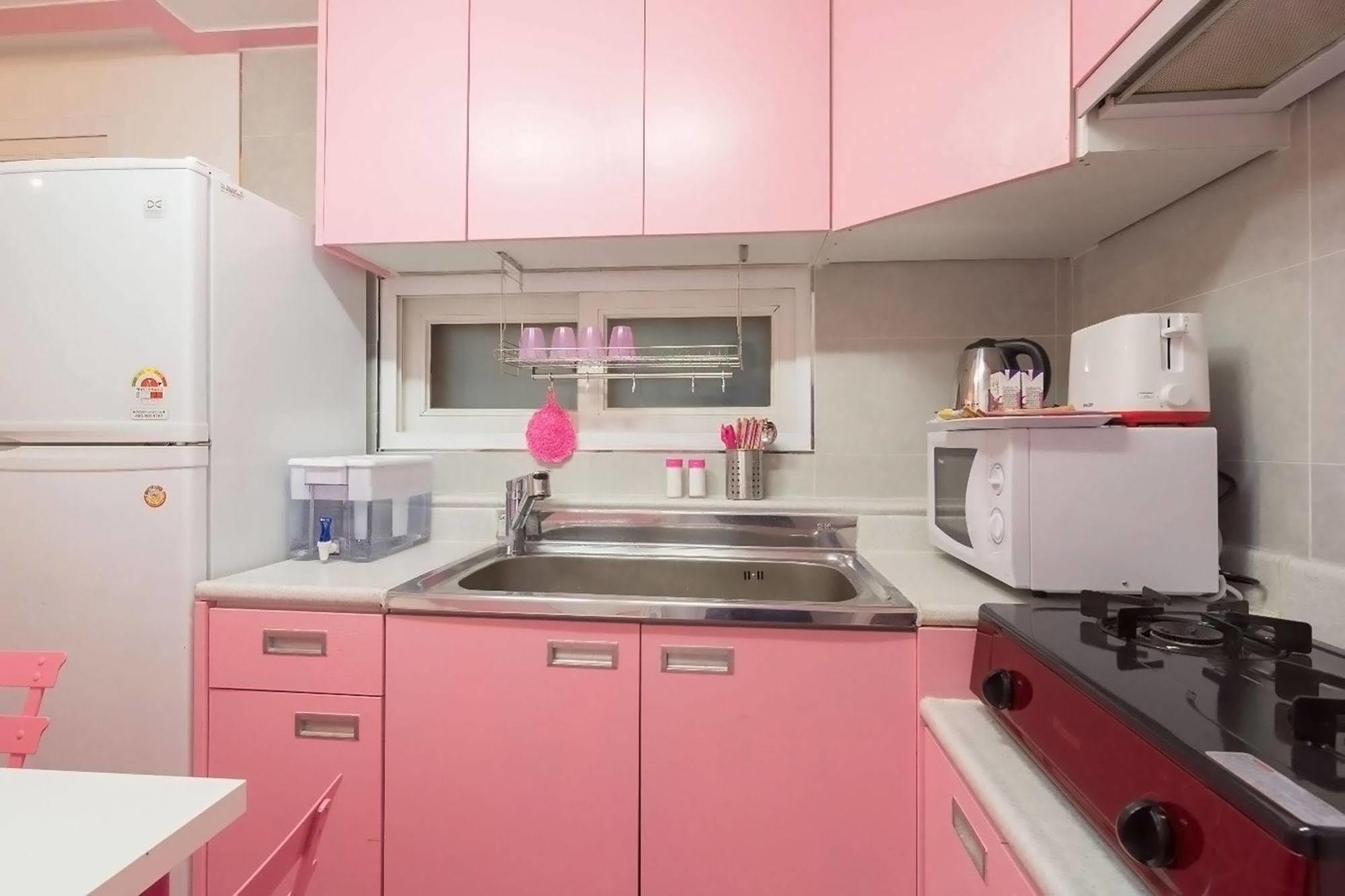 Hostel Nanu Pink Female Only *