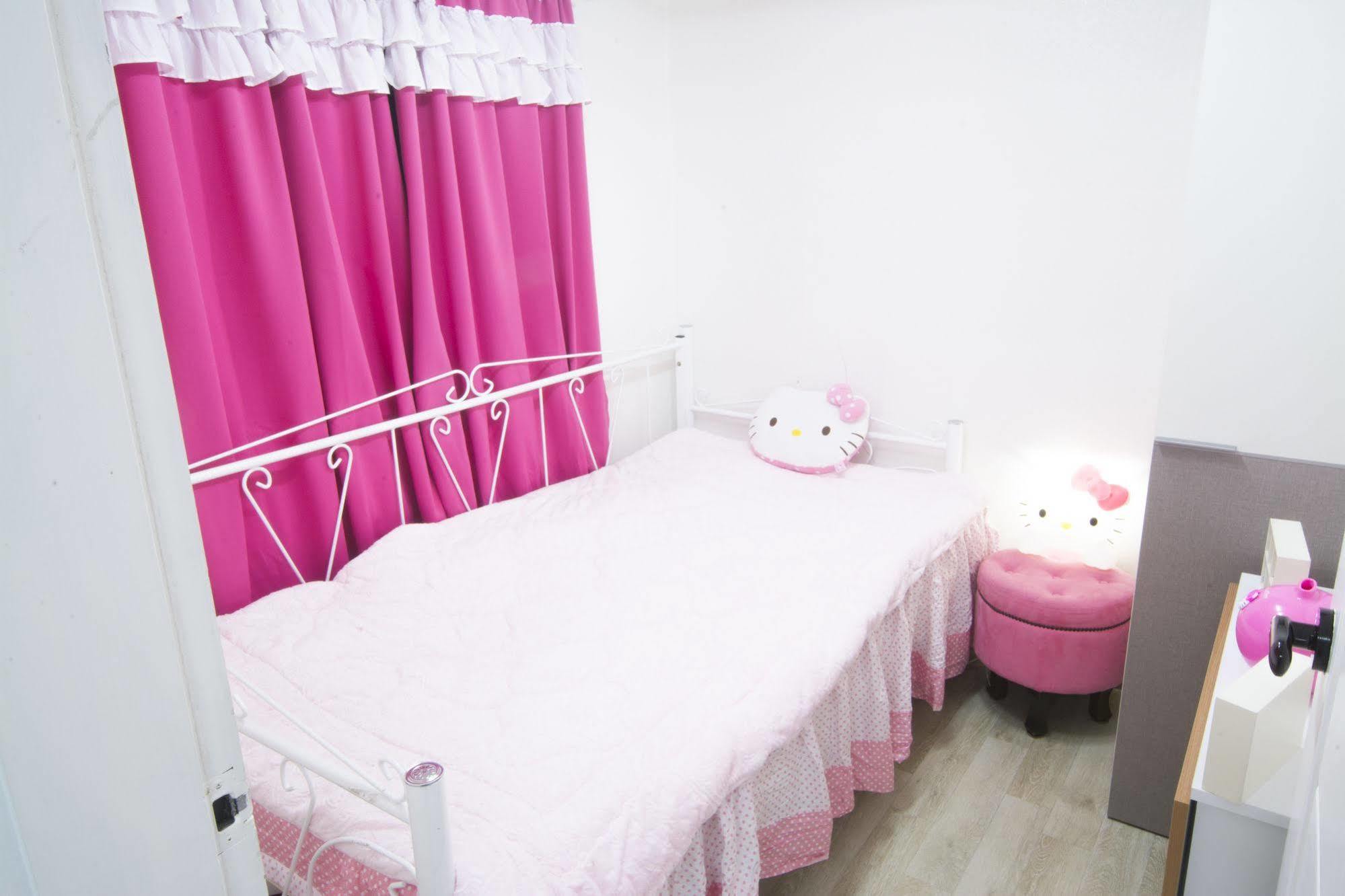 Nanu Pink Female Only Hostel Seoul
