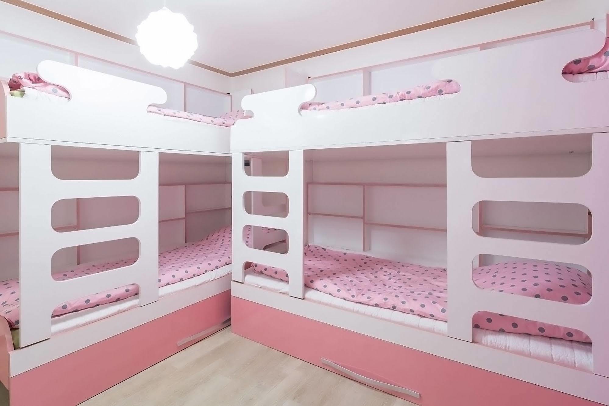 Nanu Pink - Female Only Seoul