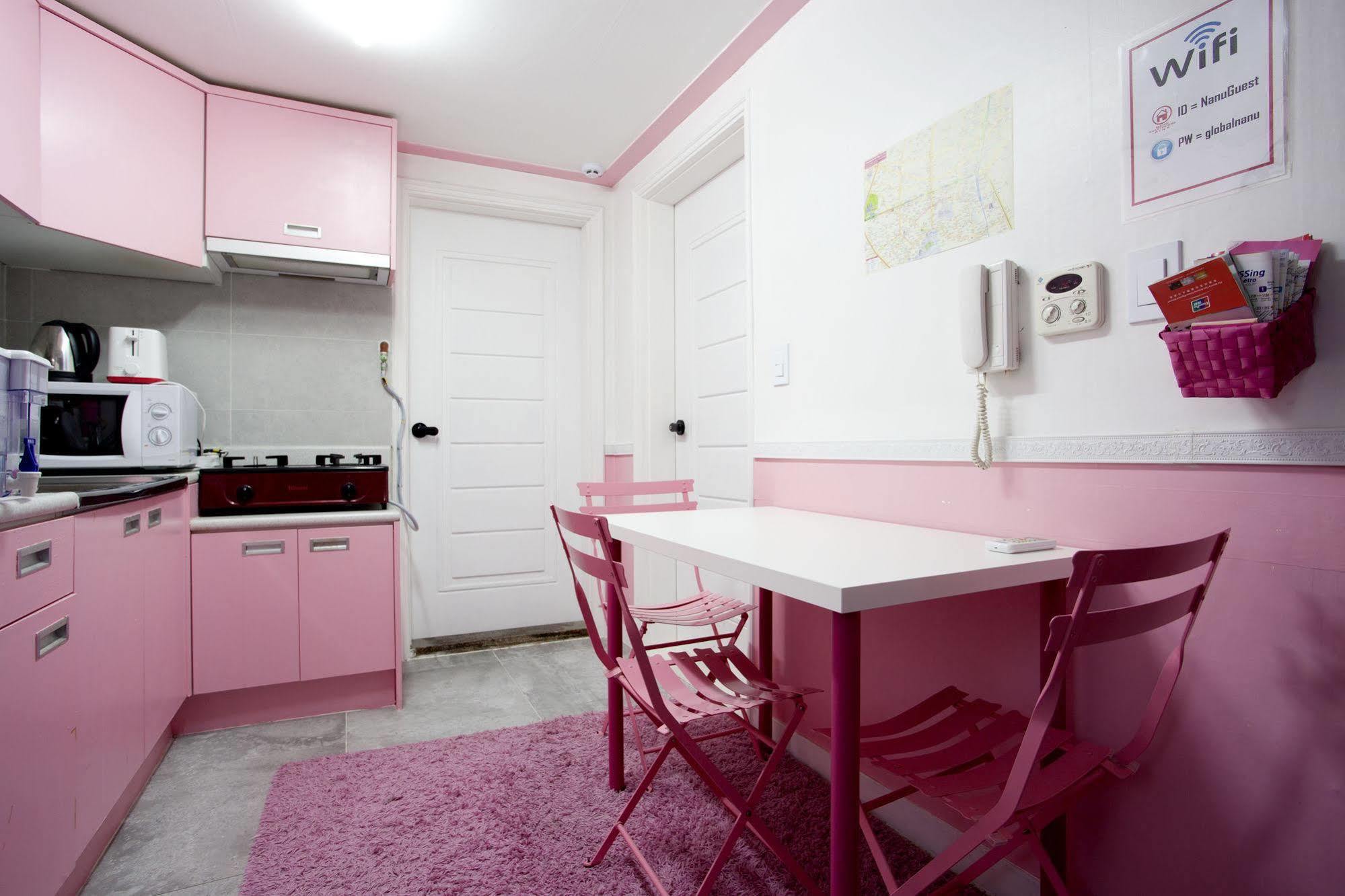 Nanu Pink - Female Only Asrama Seoul