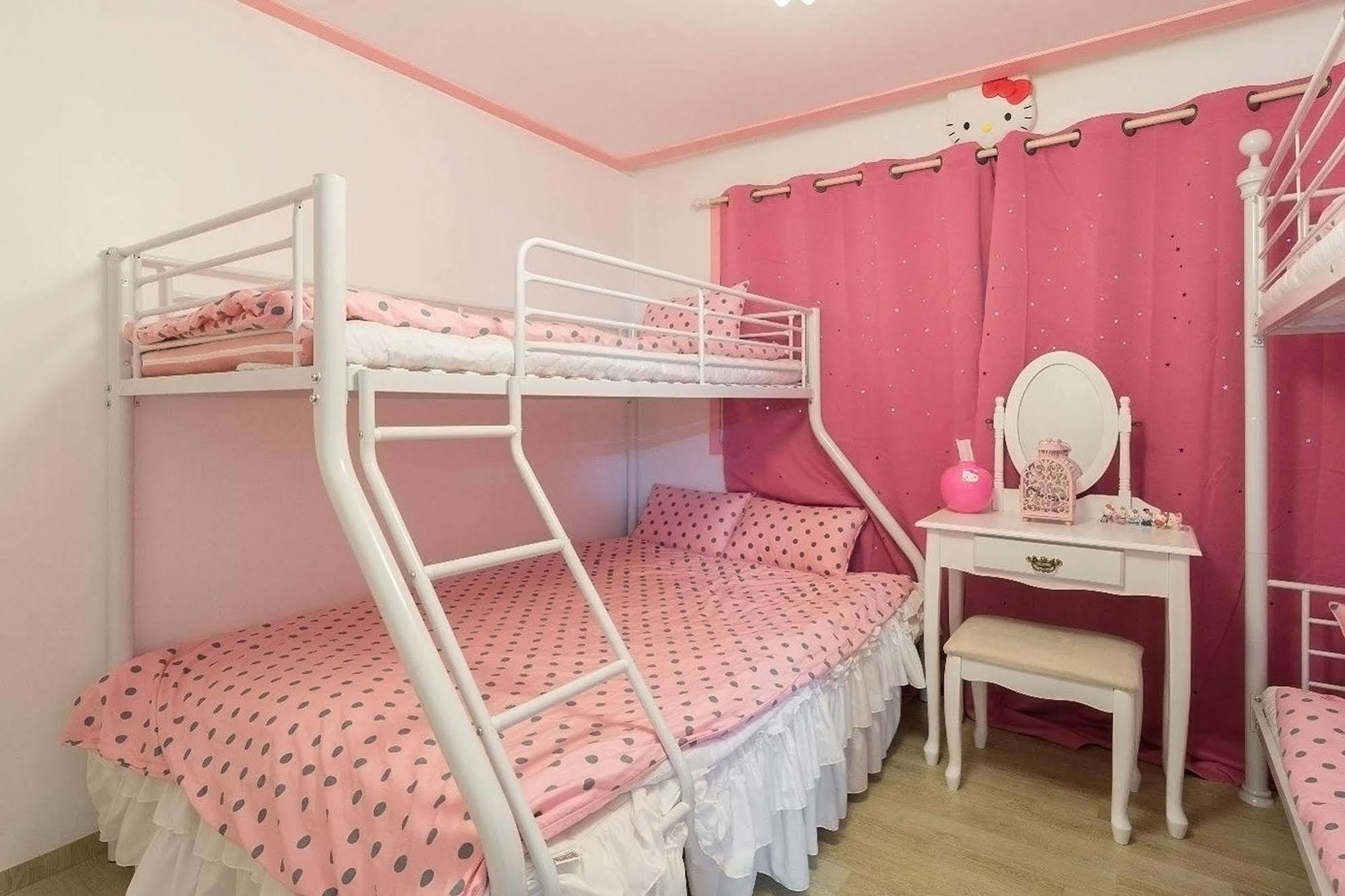 Nanu Pink - Female Only Asrama Seoul