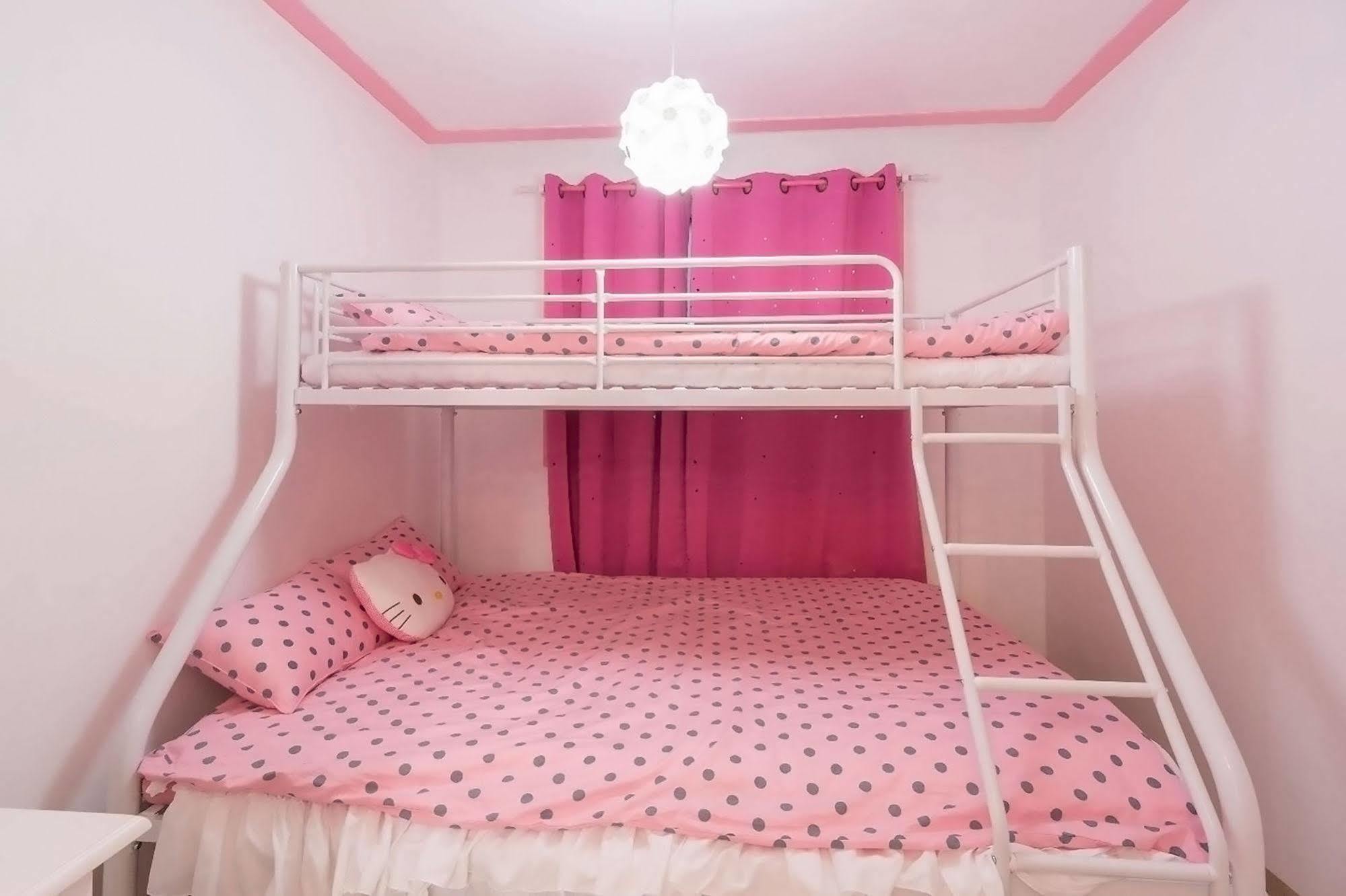 Nanu Pink - Female Only * Seoul